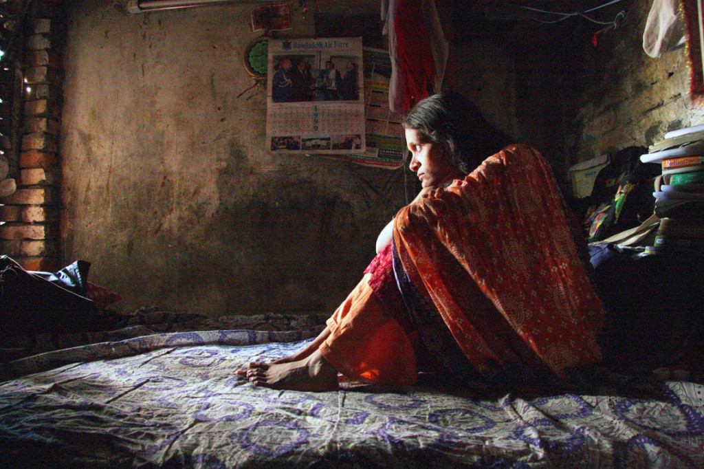 10The-Life-&-Struggle-of-Garment-Workers_22-copy